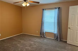 8542 10th St N, Saint Petersburg, FL 33702 - Photo 14