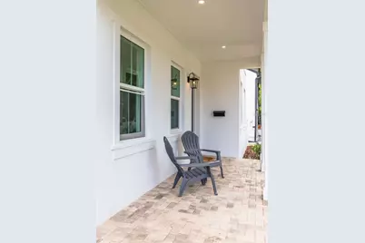 945 29th Street N, Saint Petersburg, FL 33713 - Photo 4