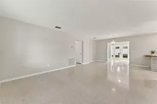 2116 W Minnehaha St, Tampa, FL 33604 - Photo 8