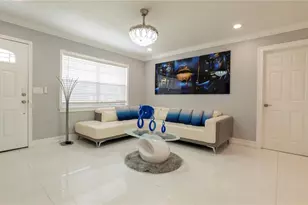 9446 Bayside Ct, Spring Hill, FL 34608 - Photo 2