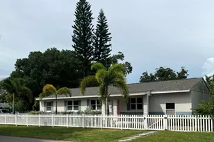1726 55th St S, Gulfport, FL 33707 - Photo 2