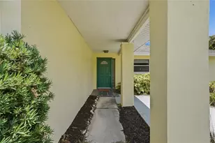 1634 Dale Cir N, Dunedin, FL 34698 - Photo 2