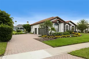 6402 Rubia Cir, Apollo Beach, FL 33572 - Photo 2