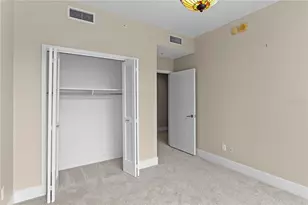 175 1st St S, Saint Petersburg, FL 33701 - Photo 6