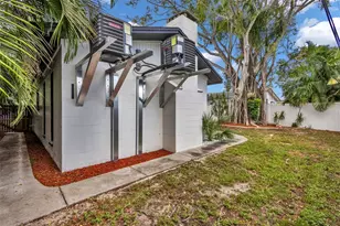 1810 Maryland Ave NE, Saint Petersburg, FL 33703 - Photo 42