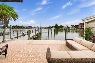 427 Boca Ciega Point Blvd N, Saint Petersburg, FL 33708 - Photo 32