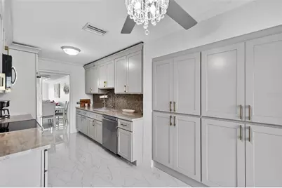427 Boca Ciega Point Boulevard N, Saint Petersburg, FL 33708 - Photo 8