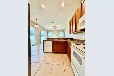 7006 Orvicti Court, Wesley Chapel, FL 33544 - Photo 4