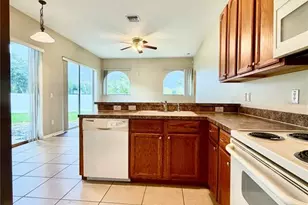 7006 Orvicti Ct, Wesley Chapel, FL 33544 - Photo 4