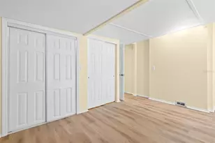 6830 Americana Dr NE, Saint Petersburg, FL 33702 - Photo 14