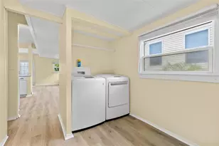 6830 Americana Dr NE, Saint Petersburg, FL 33702 - Photo 24