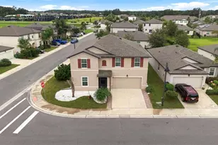 36801 Yesler Dr, Zephyrhills, FL 33542 - Photo 2