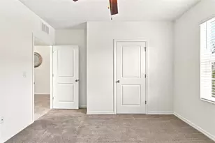 36801 Yesler Dr, Zephyrhills, FL 33542 - Photo 10