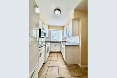 7501 Gallineta Court #7501, Tampa, FL 33615 - Photo 4