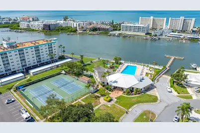 14921 Sovereign Drive, Largo, FL 33774 - Photo 4