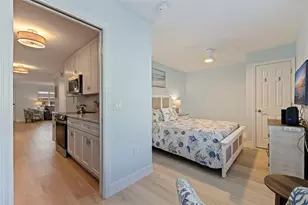 10265 Gulf Blvd, Treasure Island, FL 33706 - Photo 12