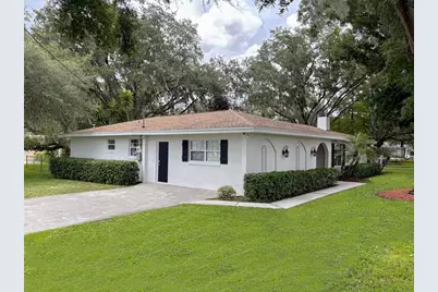 10 W Lake Hamilton Circle, Winter Haven, FL 33881 - Photo 2