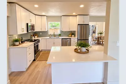 644 Manor Drive W, Dunedin, FL 34698 - Photo 2