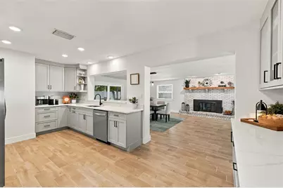 4318 Helena Street NE, Saint Petersburg, FL 33703 - Photo 4