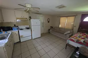 38528 9th Ave, Zephyrhills, FL 33542 - Photo 4