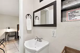 7607 Woodland Oaks Ct, Tampa, FL 33615 - Photo 26