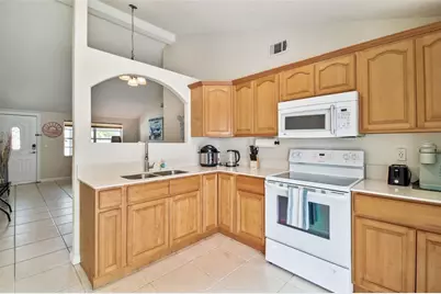 7607 Woodland Oaks Court, Tampa, FL 33615 - Photo 6