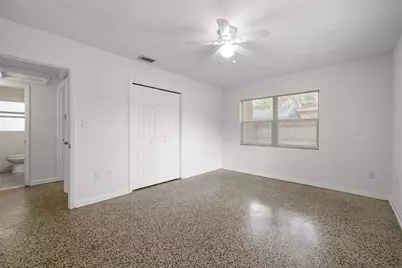 12113 N Edison Avenue, Tampa, FL 33612 - Photo 8