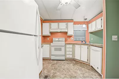 5716 Pawnee Street, Zephyrhills, FL 33542 - Photo 10