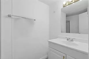10004 Hamp Dr, Dade City, FL 33525 - Photo 12