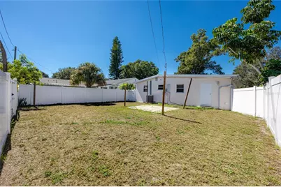 1714 55th Street S, Gulfport, FL 33707 - Photo 32