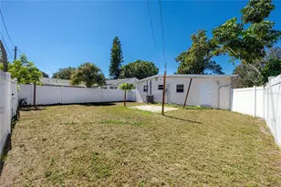 1714 55th St S, Gulfport, FL 33707 - Photo 32