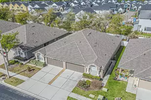 1123 Bensbrooke Dr, Wesley Chapel, FL 33543 - Photo 2