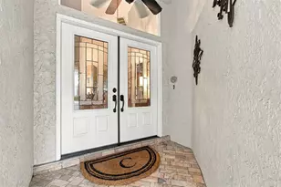 435 Date Palm Ct NE, Saint Petersburg, FL 33703 - Photo 4