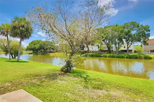 5128 Springwood Dr, Tampa, FL 33624 - Photo 24