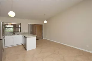 5128 Springwood Dr, Tampa, FL 33624 - Photo 8