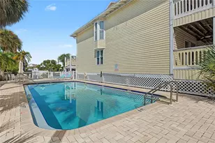 10399 Paradise Blvd, Treasure Island, FL 33706 - Photo 20