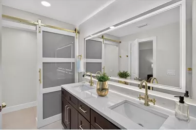 10100 Paradise Boulevard, Treasure Island, FL 33706 - Photo 26