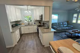 324 36th Ave NE, Saint Petersburg, FL 33704 - Photo 2