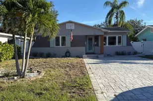 324 36th Ave NE, Saint Petersburg, FL 33704 - Photo 1