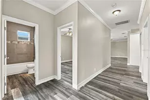 5625 35th Way N, Saint Petersburg, FL 33714 - Photo 4