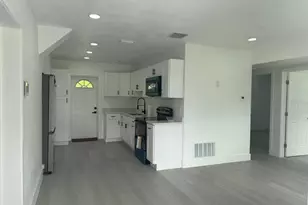 2148 Catalina Dr N, Clearwater, FL 33763 - Photo 2
