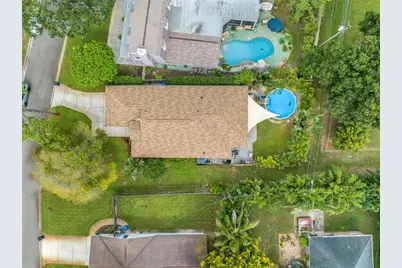 668 Atwood Avenue N, Saint Petersburg, FL 33702 - Photo 2