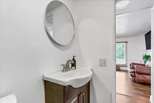 33608 Mandrake Rd, Wesley Chapel, FL 33543 - Photo 16