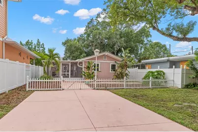123 N Safford Avenue, Tarpon Springs, FL 34689 - Photo 16