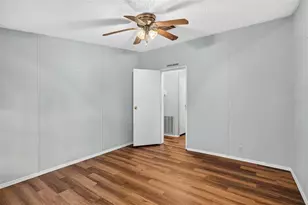 7305 Timber Crest Ln, Zephyrhills, FL 33540 - Photo 22