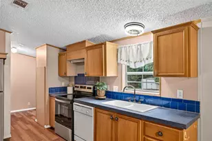 7305 Timber Crest Ln, Zephyrhills, FL 33540 - Photo 16