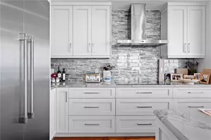 175 1st St S, Saint Petersburg, FL 33701 - Photo 16