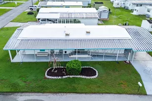 5352 Plant St, Zephyrhills, FL 33542 - Photo 4