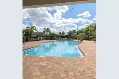 7442 Oxford Garden Cir, Apollo Beach, FL 33572 - Photo 2