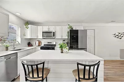 5915 35th Avenue N, Saint Petersburg, FL 33710 - Photo 2